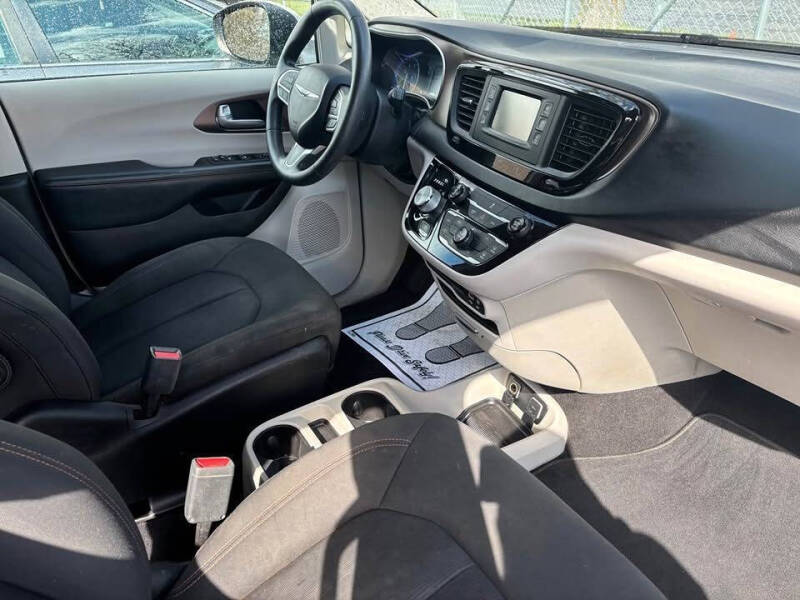 2017 Chrysler Pacifica Touring