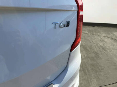 2019 Volvo XC90 T6 Momentum