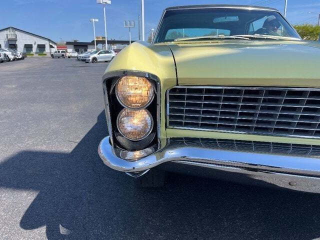 1965 Buick Riviera 2