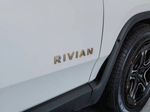 2023 Rivian R1S Adventure