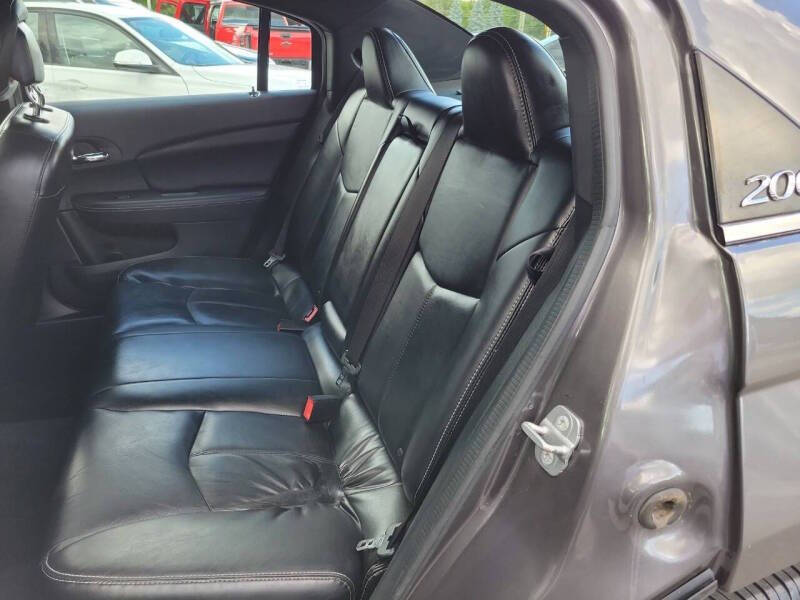 2014 Chrysler 200 Limited