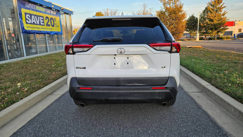 2020 Toyota RAV4 LE