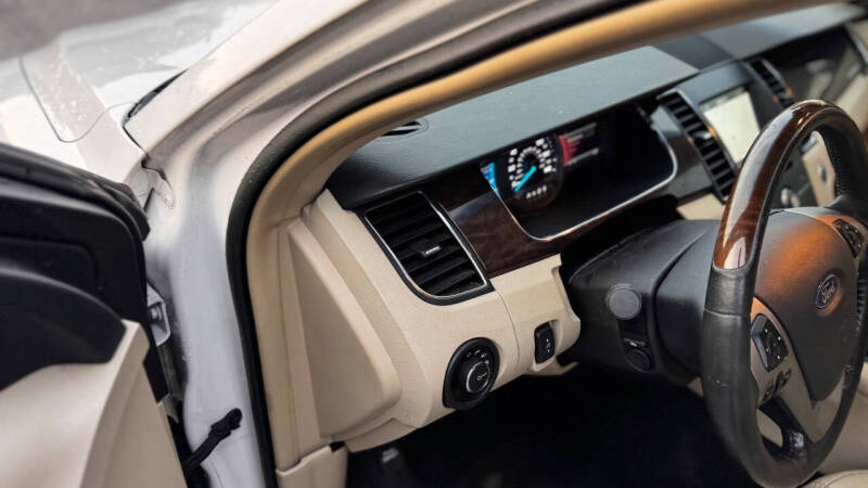 2016 Ford Taurus Limited