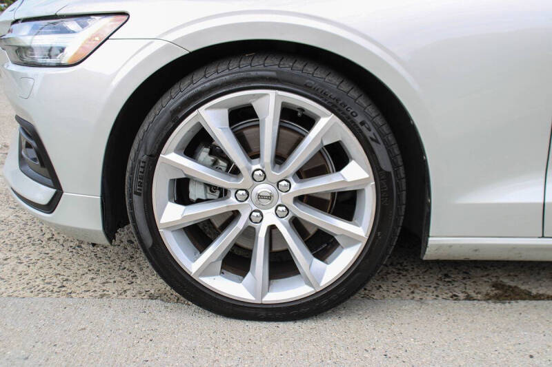 2020 Volvo V60 T5 Momentum