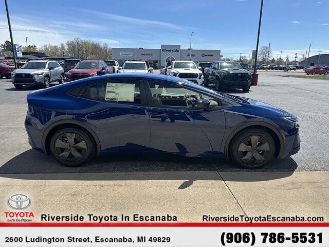 2025 Toyota Prius LE