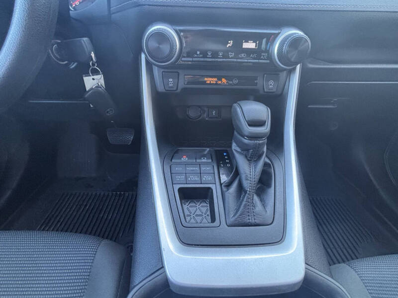 2022 Toyota RAV4 LE