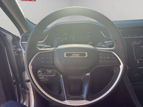 2023 Jeep Grand Cherokee L Laredo