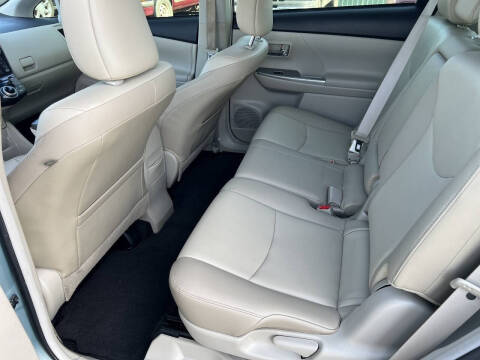 2016 Toyota Prius v Four