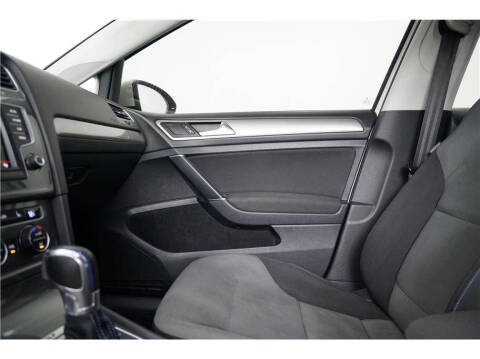 2016 Volkswagen e-Golf SE