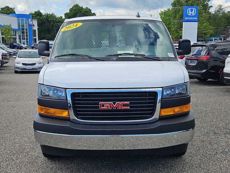 2024 GMC Savana 2500