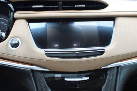 2017 Cadillac XT5 Platinum
