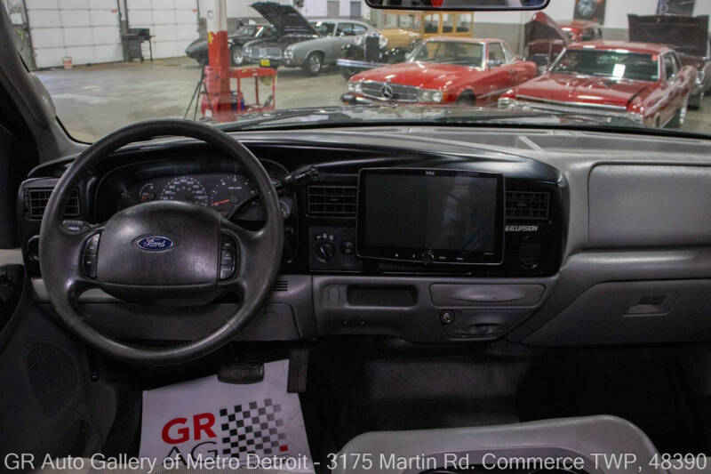 2005 Ford Excursion XLT