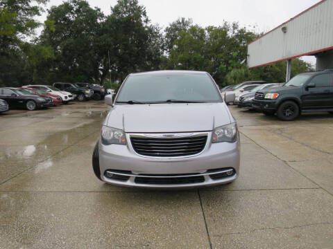 2016 Chrysler Town and Country S