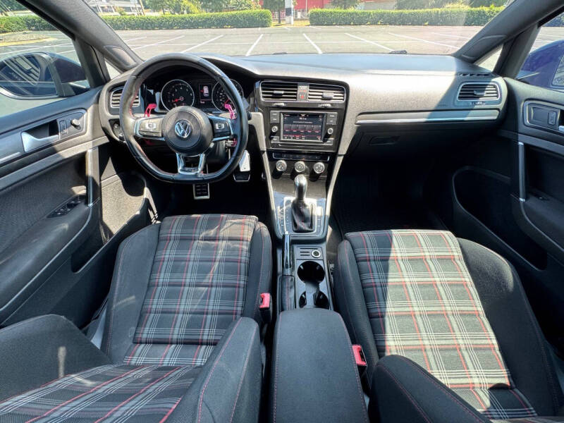 2021 Volkswagen Golf GTI SE