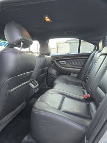 2017 Ford Taurus Limited