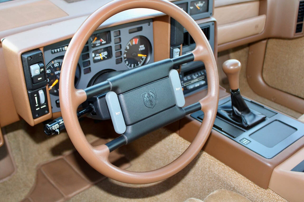 1988 Pontiac Fiero 26