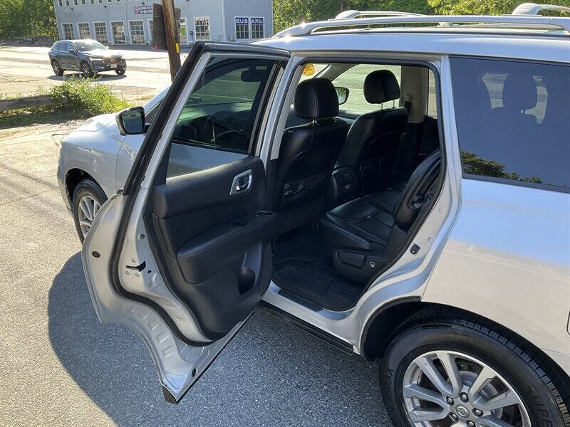 2017 Nissan Pathfinder SL