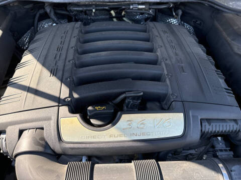 2017 Porsche Cayenne Platinum Edition
