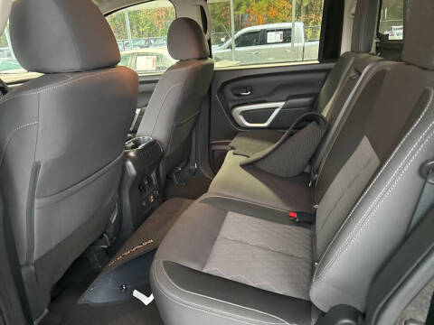 2024 Nissan Titan SV