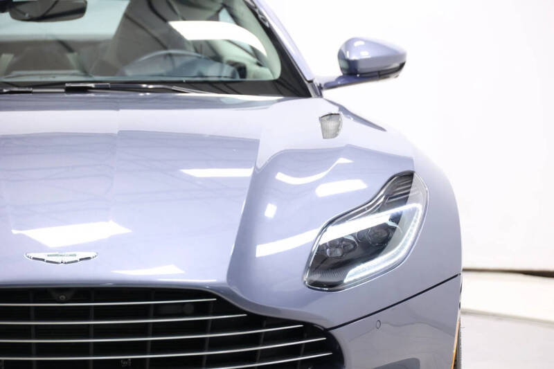 2019 Aston Martin DB11 V8