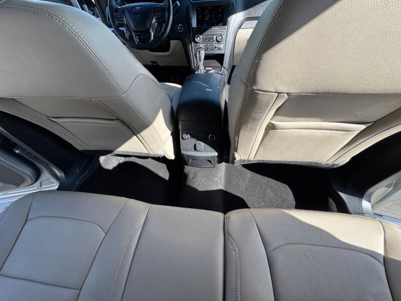 2017 Ford Explorer Platinum