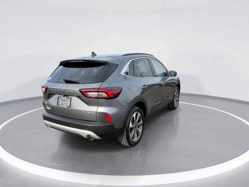 2025 Ford Escape Platinum