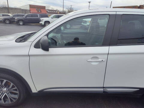 2018 Mitsubishi Outlander ES