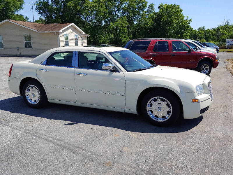 2005 Chrysler 300 for sale at K & P Used Cars, Inc. in Philadelphia TN