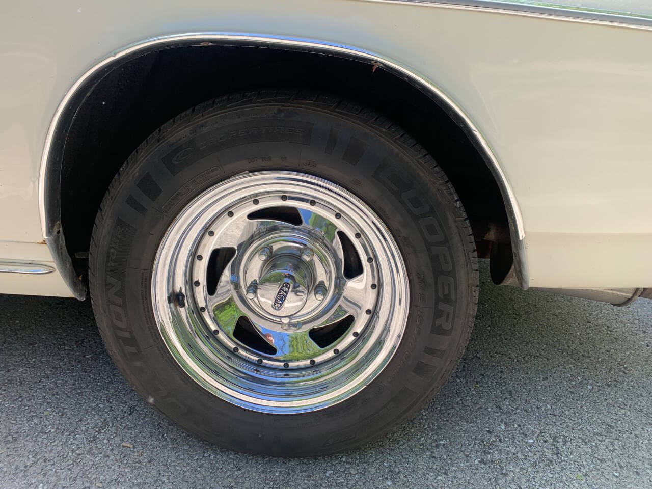 1965 Chevrolet Corvair 500 30