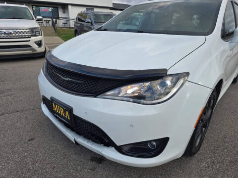 2020 Chrysler Pacifica Touring