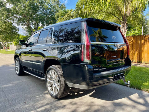 2018 Cadillac Escalade Luxury