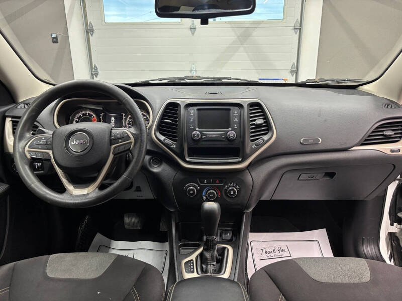 2016 Jeep Cherokee Sport