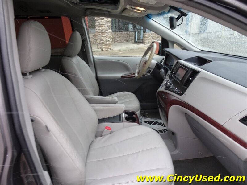 2014 Toyota Sienna XLE 8-Passenger