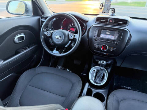 2017 Kia Soul +
