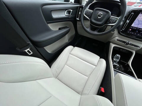 2026 Volvo XC40 B5 Plus