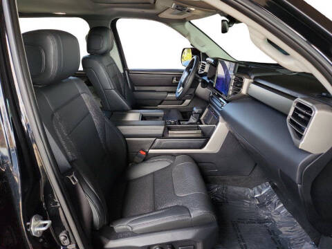 2024 Toyota Sequoia SR5