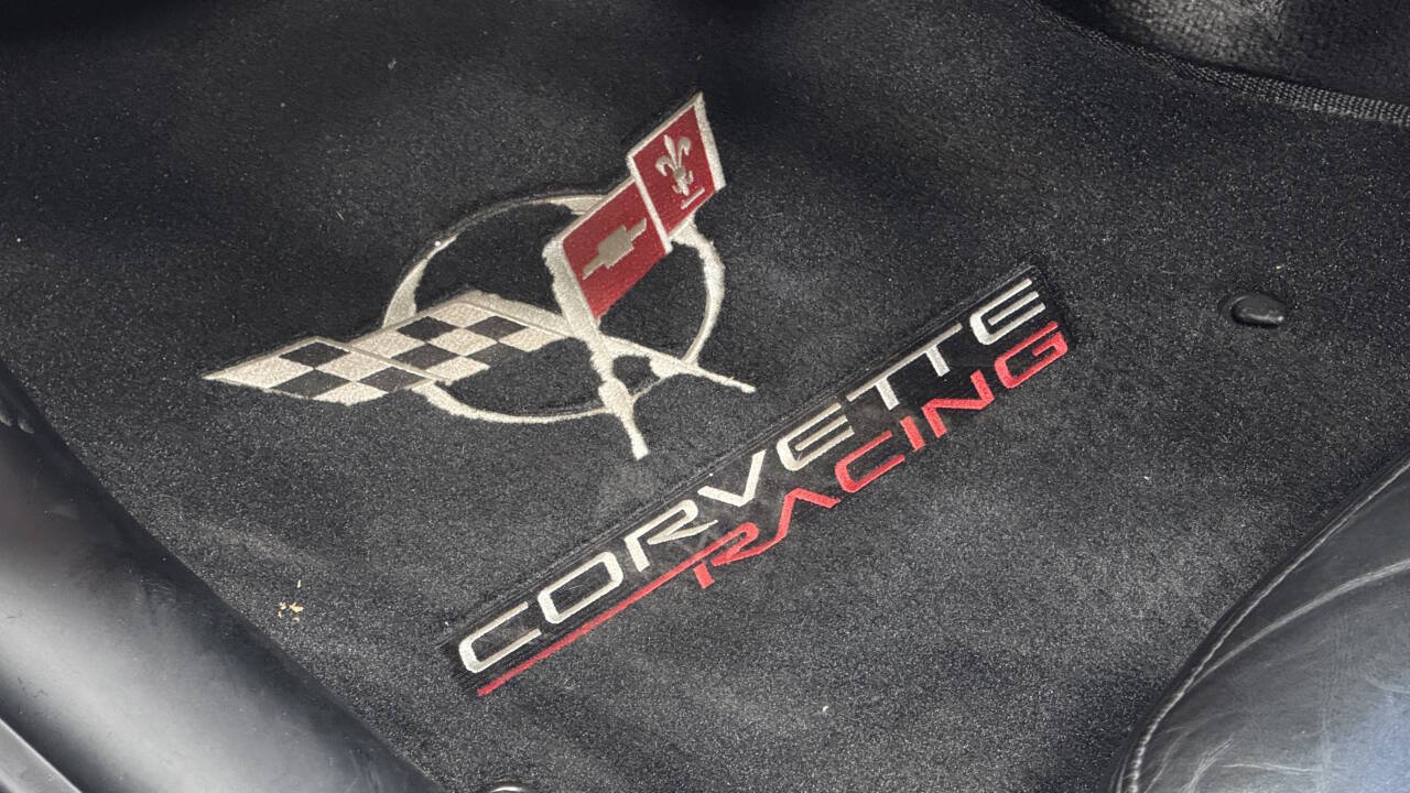 2004 Chevrolet Corvette 46