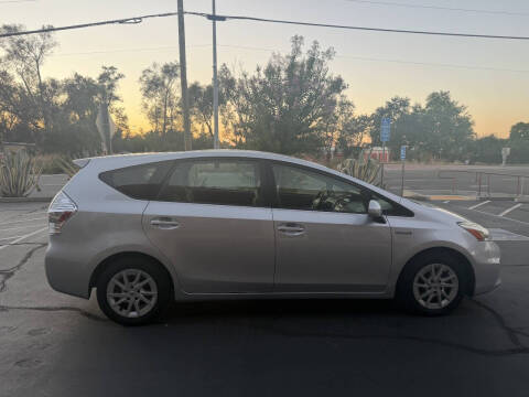 2014 Toyota Prius v Three