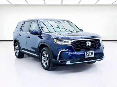 2023 Honda Pilot EX-L w/Rear Captain's Chairs
