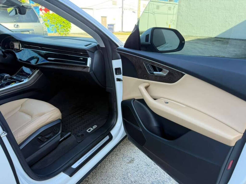 2019 Audi Q8 quattro Premium Plus 55 TFSI