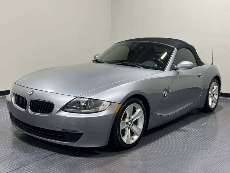 2006 BMW Z4 for sale at Cincinnati Automotive Group in Lebanon OH