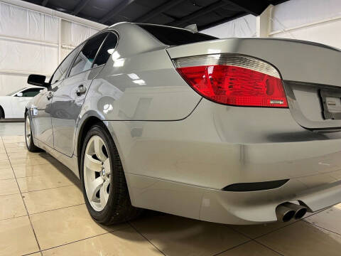 2004 BMW 5 Series 525i