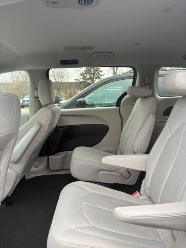 2017 Chrysler Pacifica LX