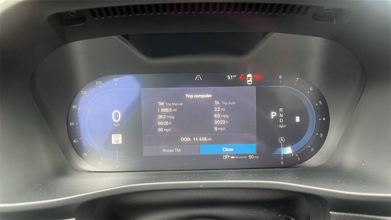 2025 Volvo XC40 B5 Plus Dark Theme