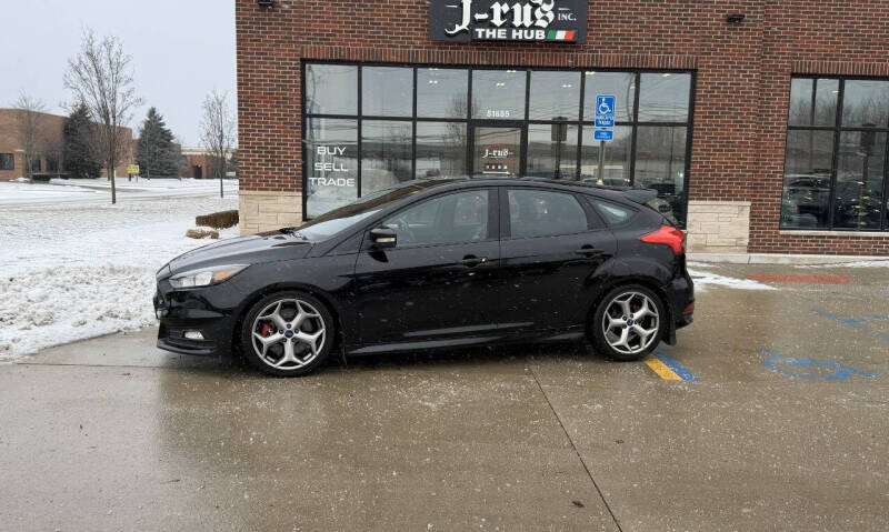 2017 Ford Focus ST's photo