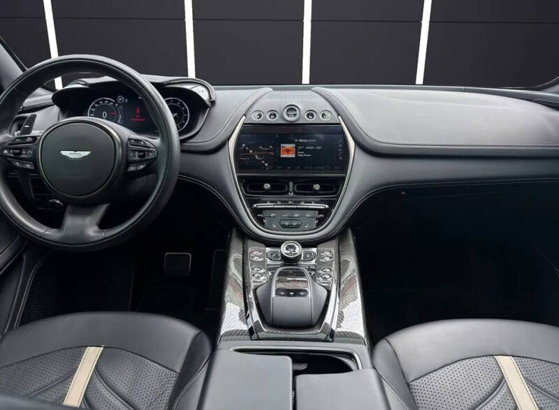 2023 Aston Martin DBX 707
