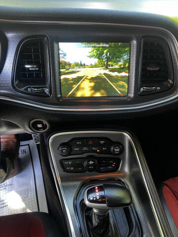 2018 Dodge Challenger SXT Plus