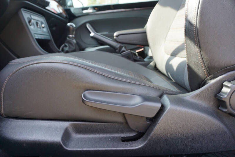 2013 Volkswagen Beetle Turbo PZEV Fender Edition