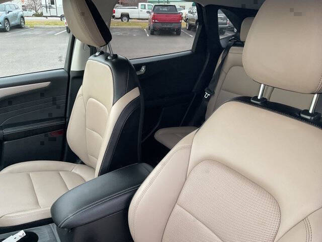 2022 Ford Escape SEL