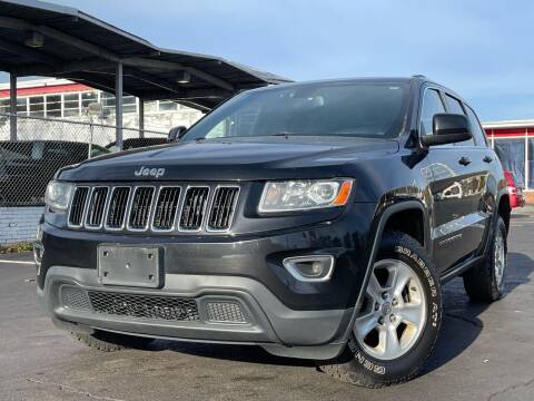 2014 Jeep Grand Cherokee for sale at MAGIC AUTO SALES in Little Ferry NJ